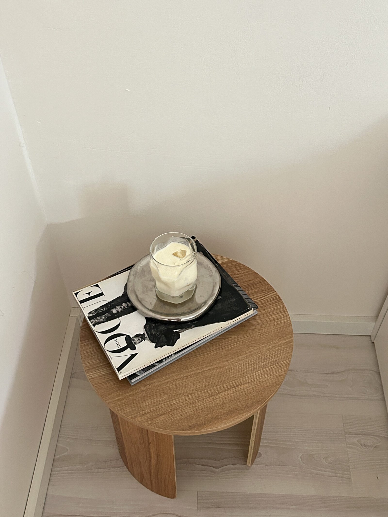 Home Mesita de cama de madera minimalista